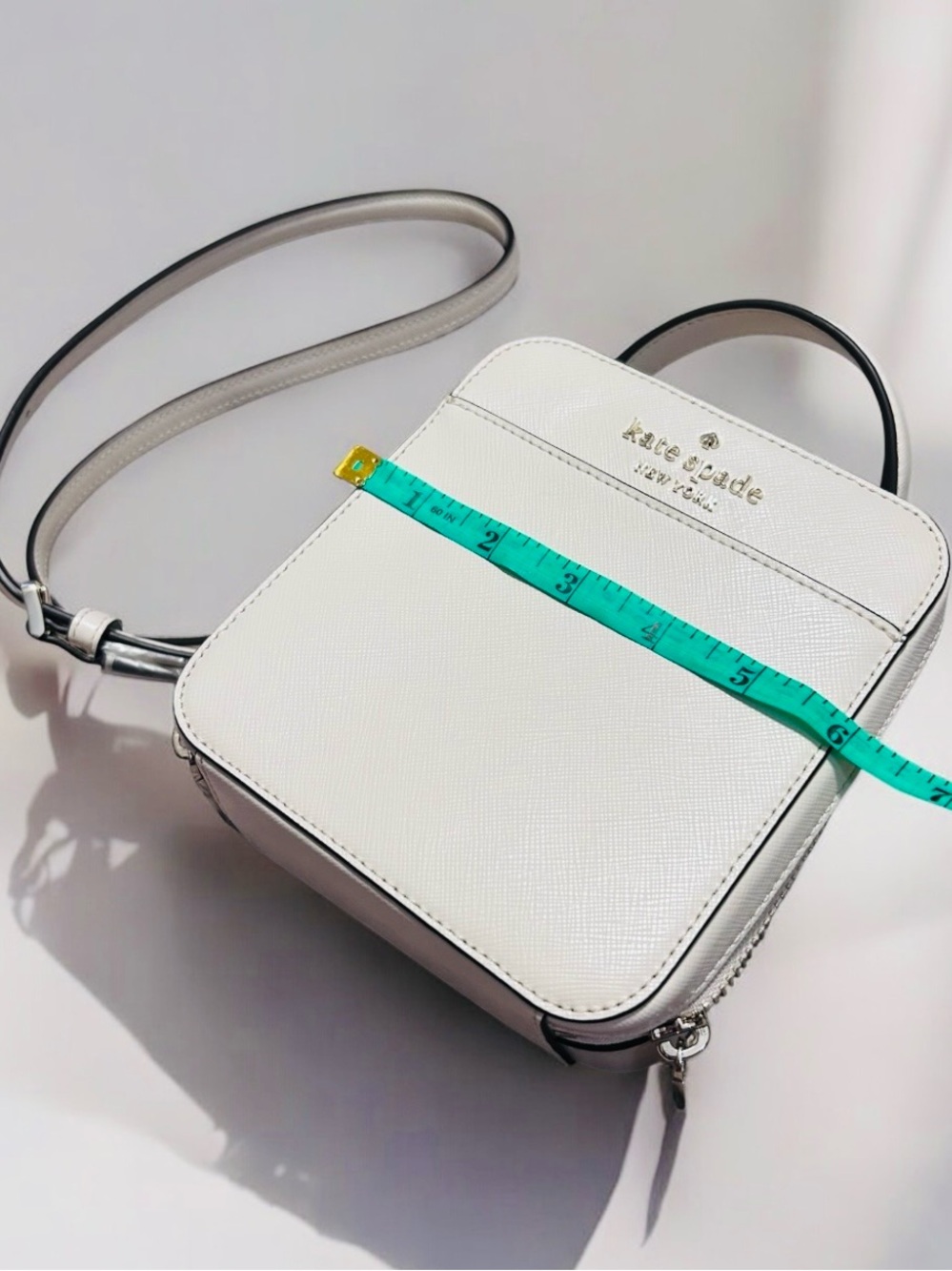 kate spade Daisy Vanity Bag - Picture 5 of 15